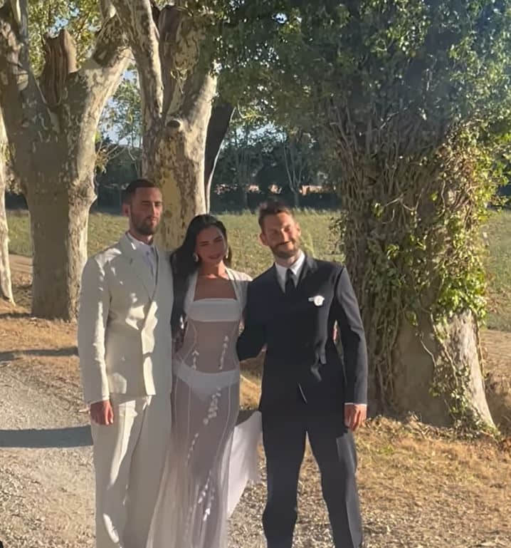 法時尚品牌創辦人 Jacquemus 與男友終修成正果 英歌手 Dua Lipa 到場祝賀!-NICEOLO