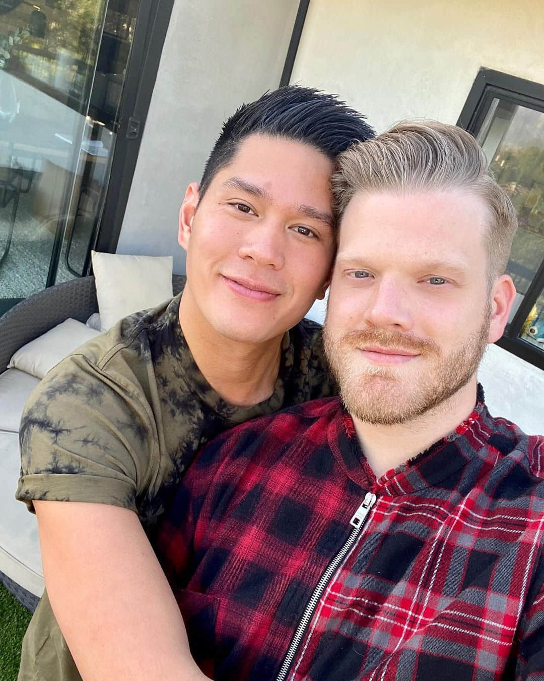 葛萊美獎得主 Pentatonix 美聲帥哥向男友求婚:「他說好!」-NICEOLO