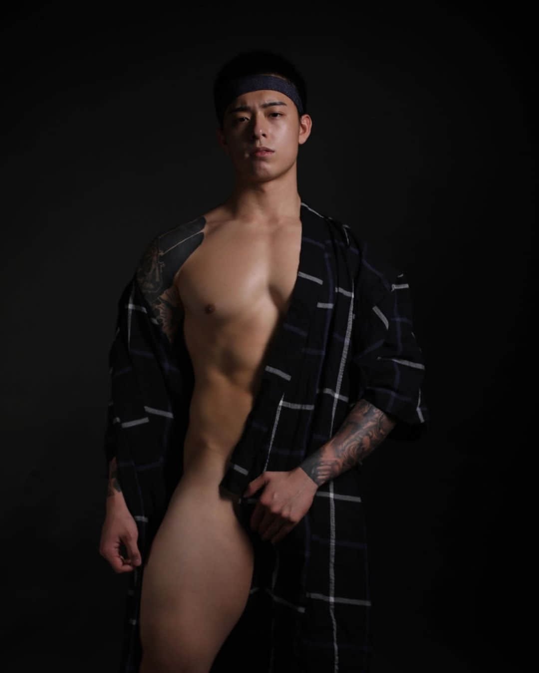 Titus Low 因重返 OnlyFans 被判入獄:「這種禁令持續下去是很不公平的。」-NICEOLO