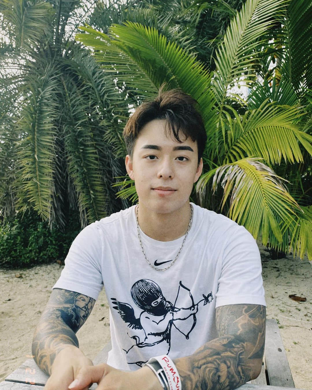 Titus Low 因重返 OnlyFans 被判入獄:「這種禁令持續下去是很不公平的。」-NICEOLO
