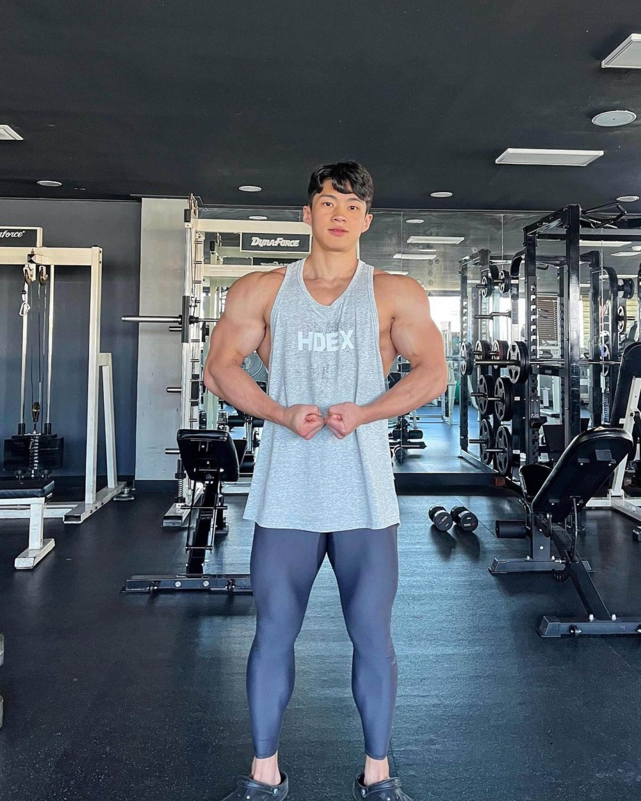 週六嚐鮮肉|帶你看看內褲模特的工作 Vlog!無害感笑顏的肌肉歐巴:Bong-NICEOLO