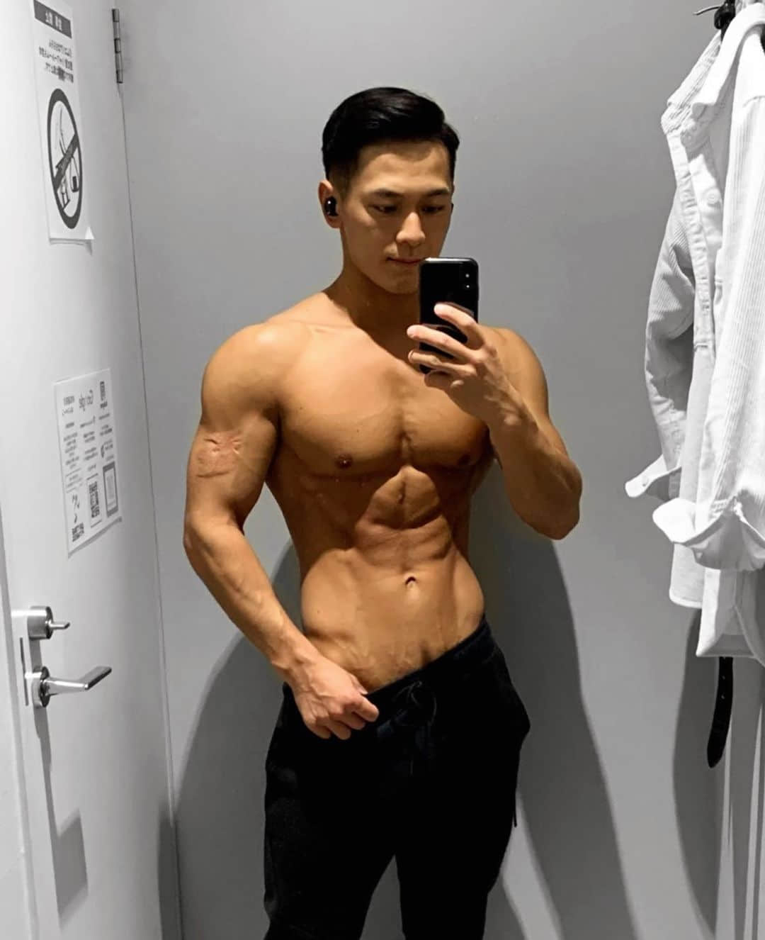 週一品肌肉|筋肉風呂! 特愛猛男浴池的小捲髮教練:佐久間海世-NICEOLO