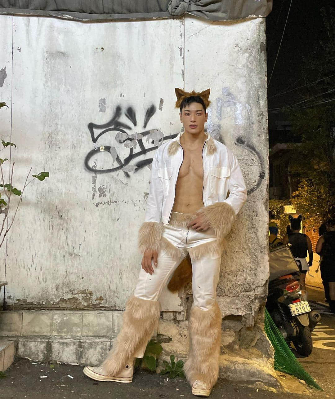 週六嚐鮮肉|壞壞der霸道總裁!人生四格照洩歐巴反差萌:炳云-NICEOLO