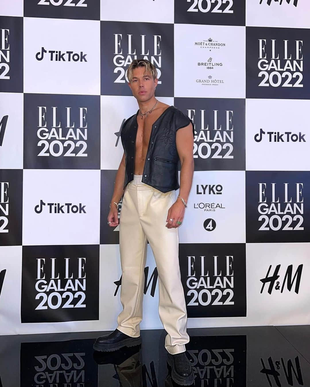 瑞典歌手自創曲向牧師爸出櫃：「如果我是 gay，要怎樣才能上天堂？」-NICEOLO