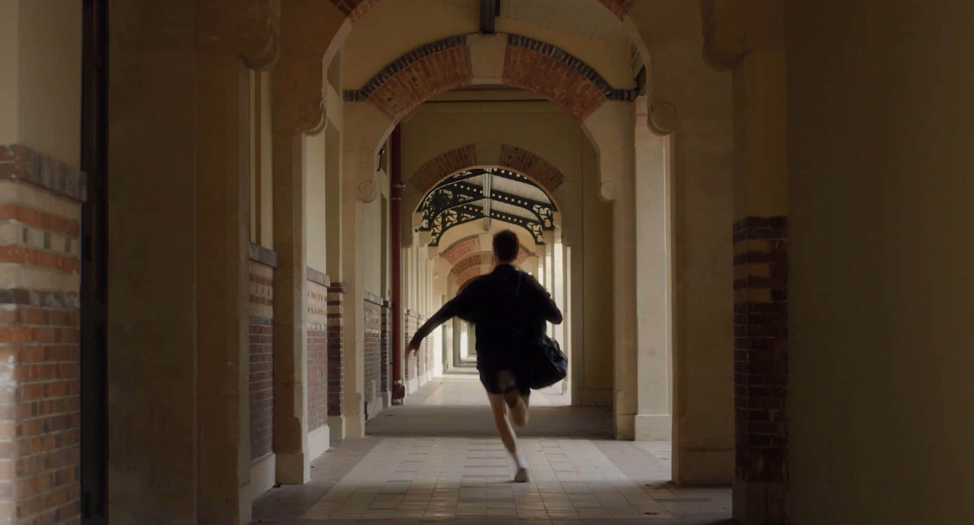 堕入爱 Tomber (2018)-NICEOLO