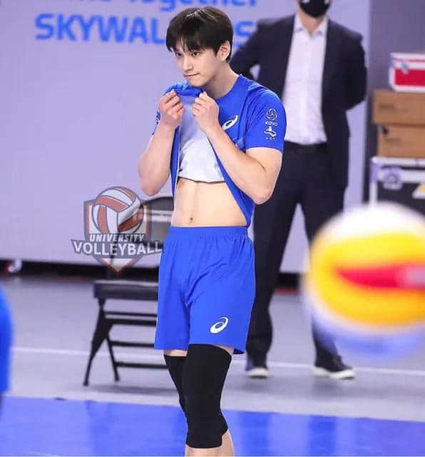韓排球員秘戀籃球員成天菜 CP！ 網：「排球員前男友也大有來頭。」-NICEOLO