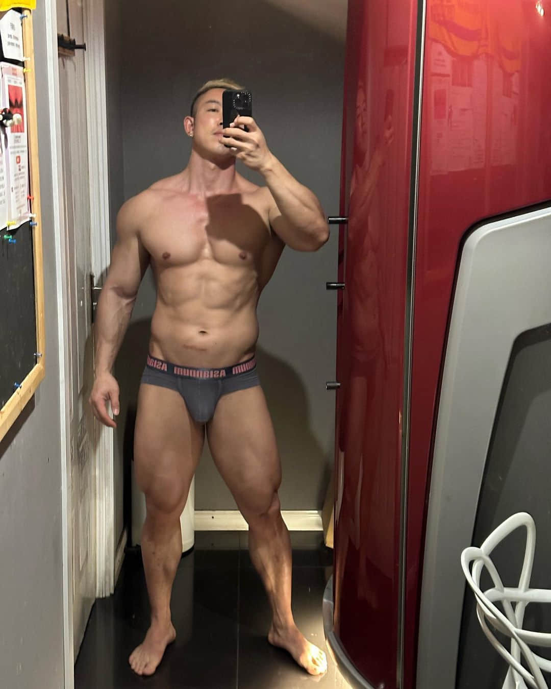 週一品肌肉|又甜又慾的男男CP照!國內肌肉猛男大尺度放閃:Shawn Cai-NICEOLO
