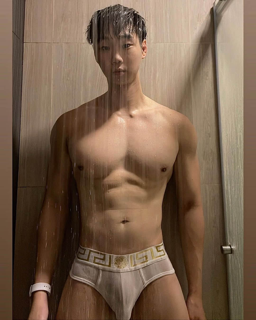 週六嚐鮮肉|單眼皮也能很勾魂!笑眼瞇瞇彎進你的心坎:Walter Soh-NICEOLO