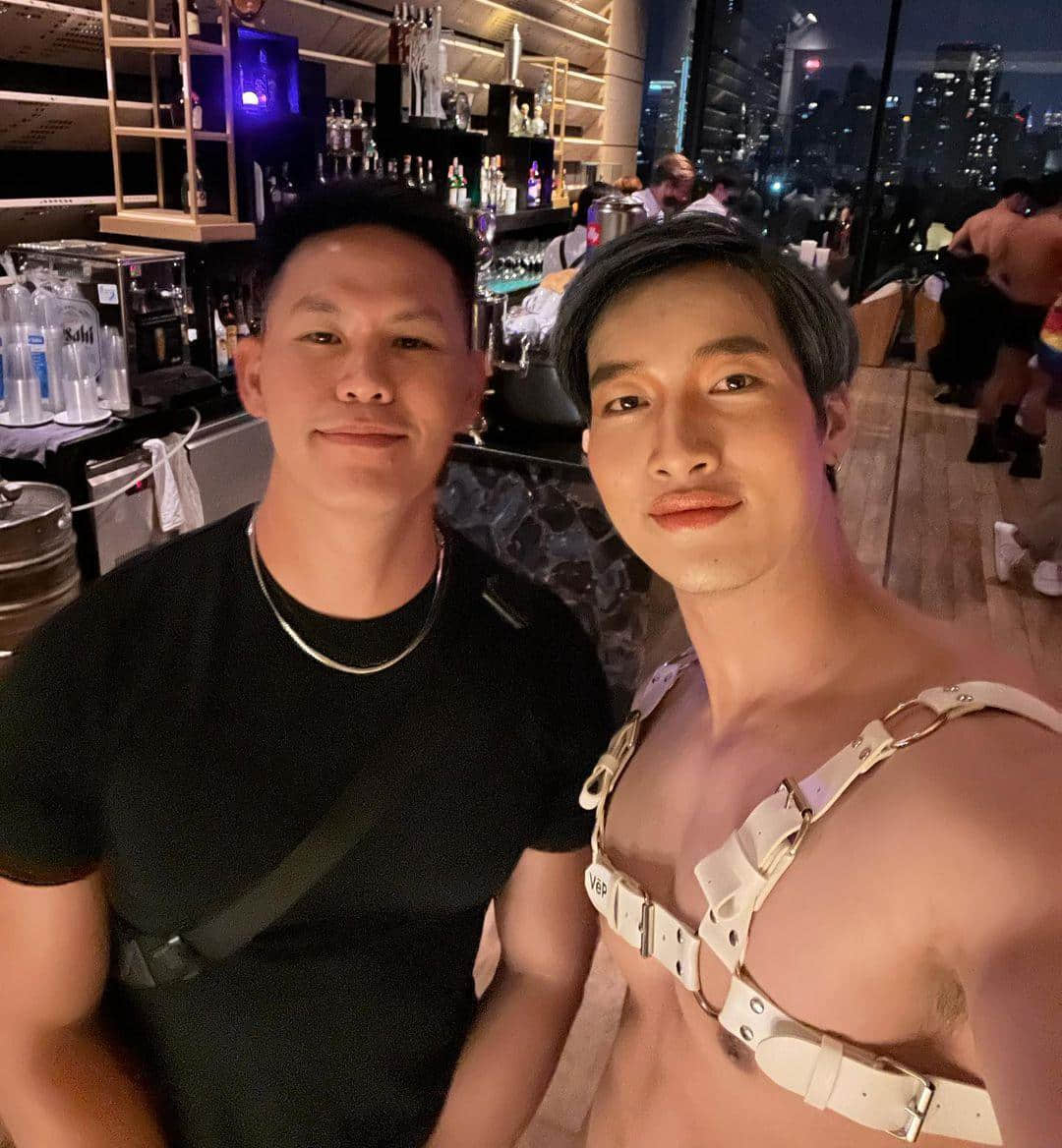 週一品肌肉|單眼皮壯熊!泰國內褲男模大秀傲人胸器:Tee-NICEOLO