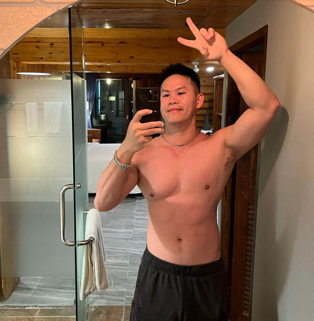 週一品肌肉|單眼皮壯熊!泰國內褲男模大秀傲人胸器:Tee-NICEOLO