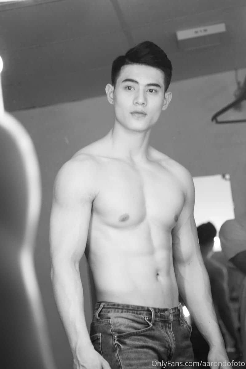 AARONDOFOTO OF COLLECTION P14 HUYHOANG-NICEOLO