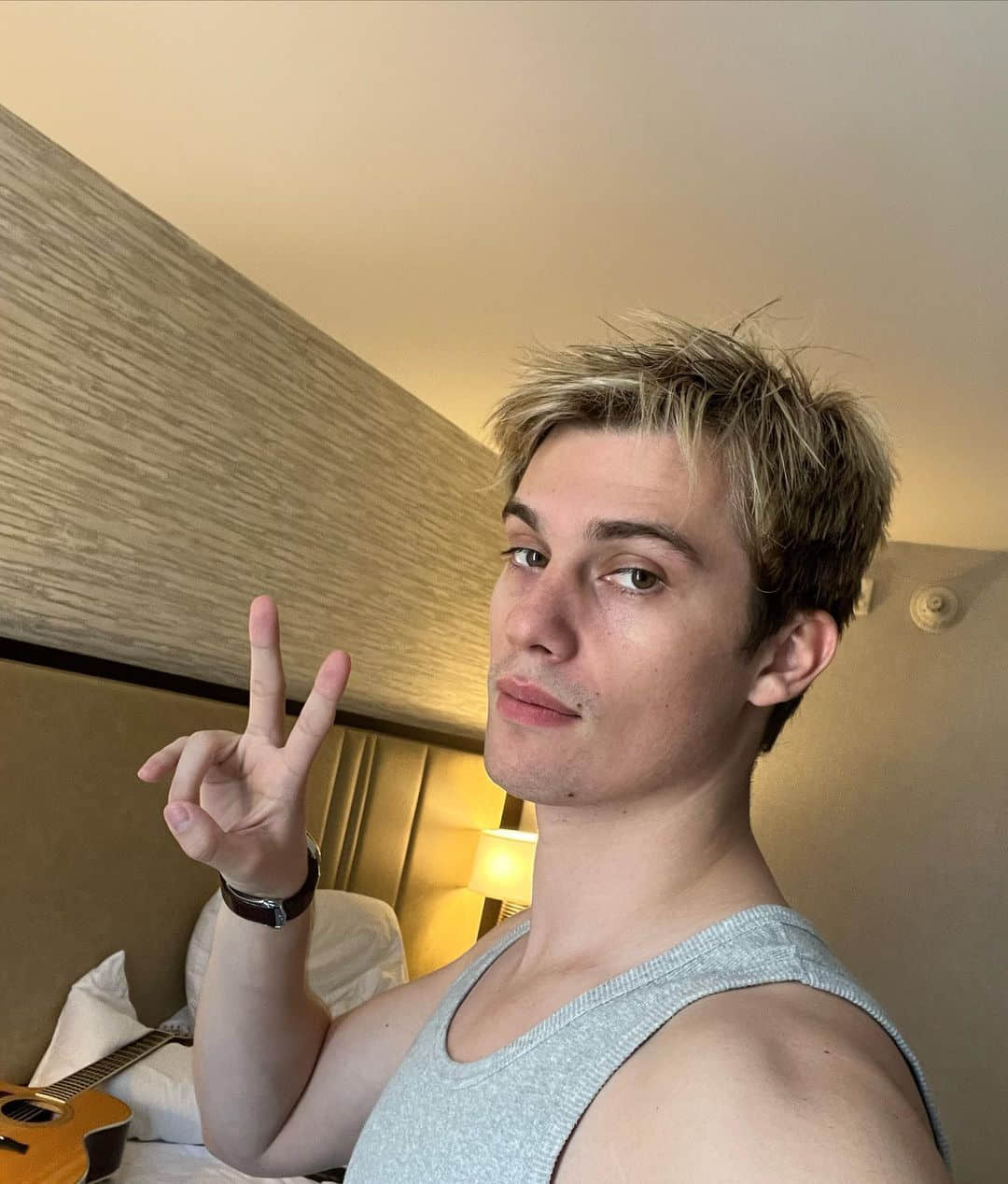 《王室緋聞守則》英國王子 Nicholas Galitzine 爆紅 新作將再度演出同志!-NICEOLO
