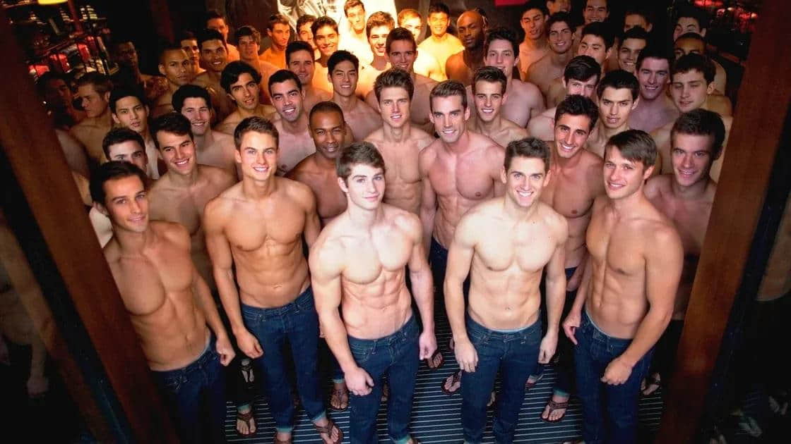 美知名服飾品牌 A&F 前執行長被控「大開性愛趴、性剝削男模」-NICEOLO