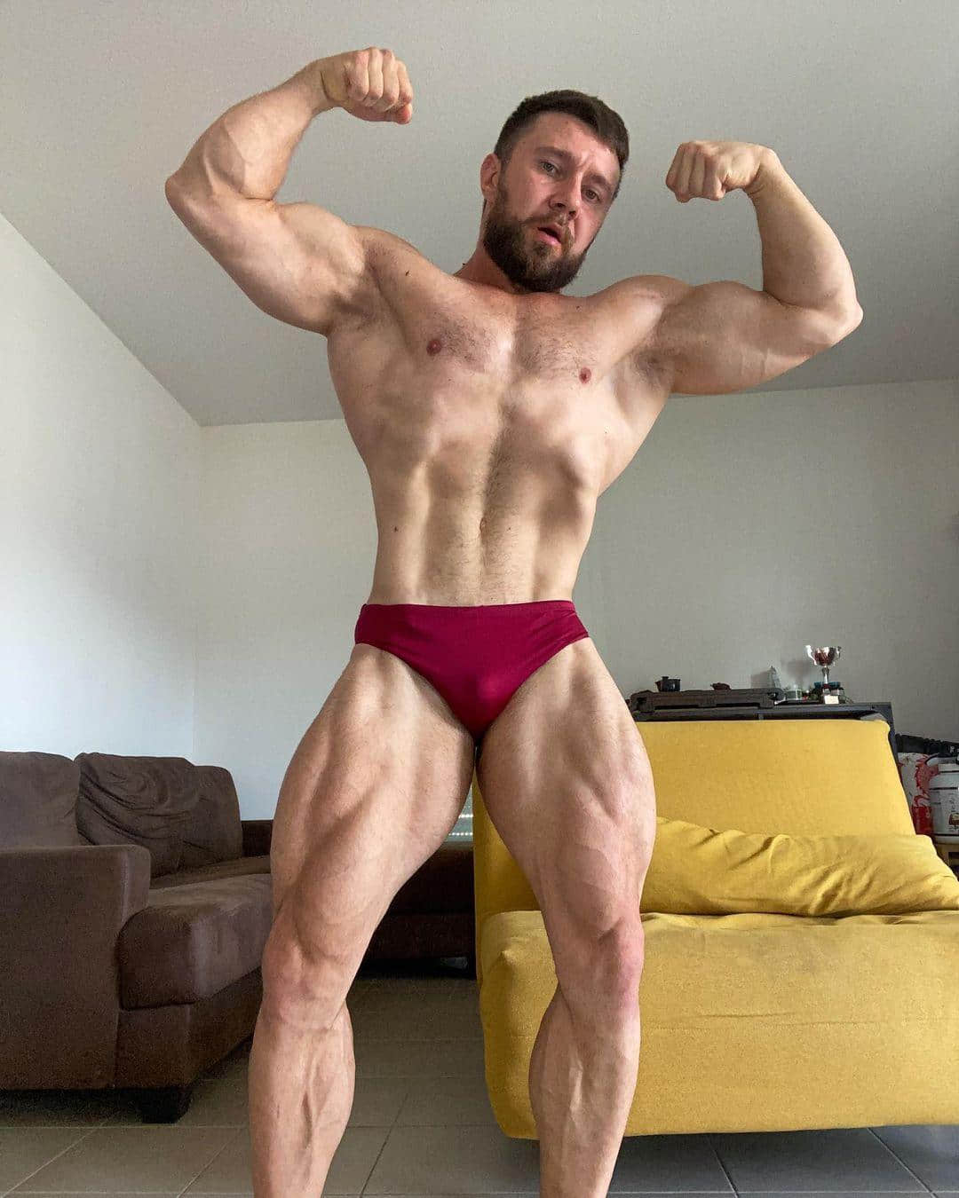 週一品肌肉|上下都厚實的大熊!俄羅斯健美運動員:Stas Chugunov-NICEOLO