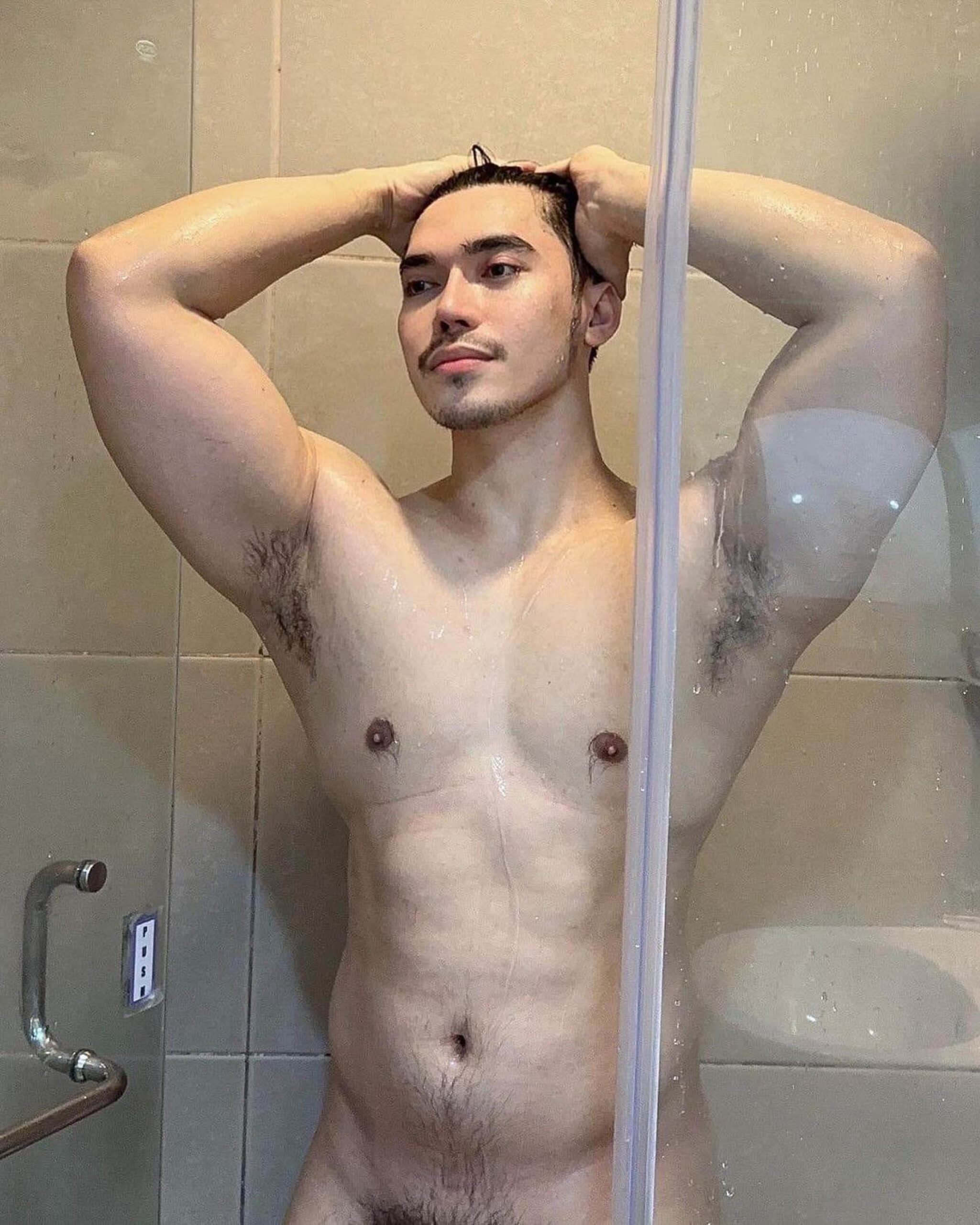 週一品肌肉|自拍辣照勾引你!菲律賓工程師:John Cesar Villar-NICEOLO