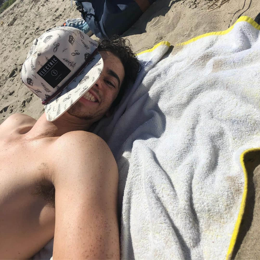 告別酒癮和憂鬱症! 迪士尼男星:「我以為出櫃可以減輕內心恐同的負擔。」-NICEOLO