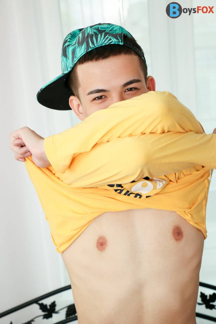 HISINNOCENT YOUNG HOLE STRETCHES SOWIDE-NICEOLO
