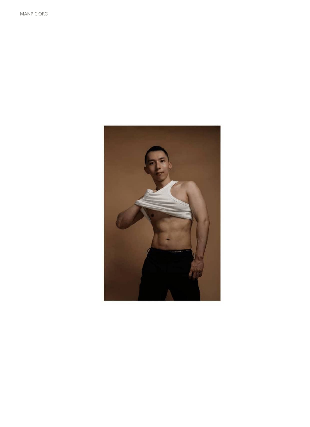 佰男誌–個人男體寫真[隱約] WANWAN-初-NICEOLO