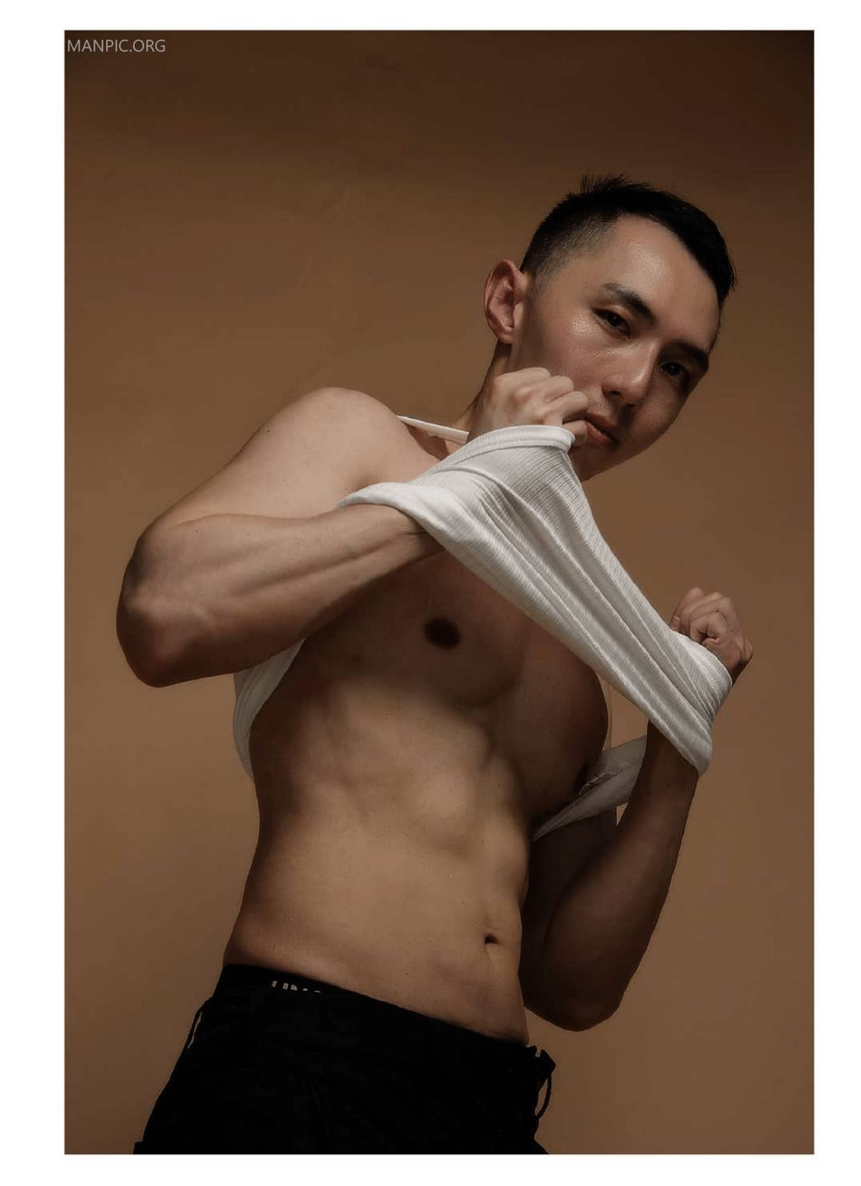 佰男誌–個人男體寫真[隱約] WANWAN-初-NICEOLO