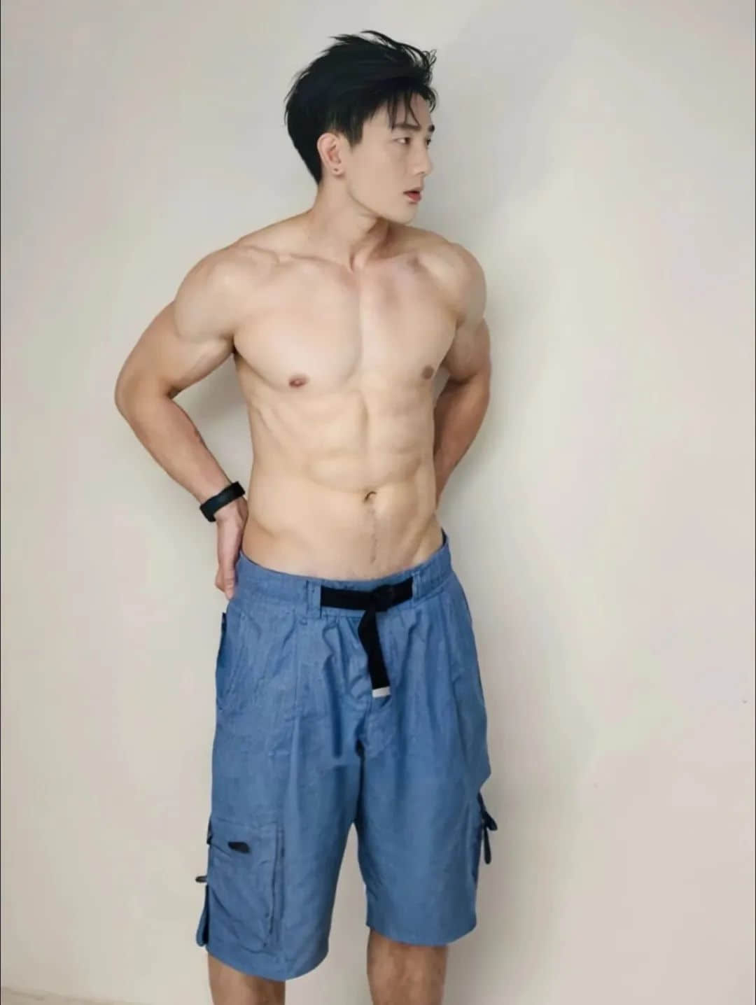 帅到被确诊为AI,有机腹肌太绝了!-NICEOLO