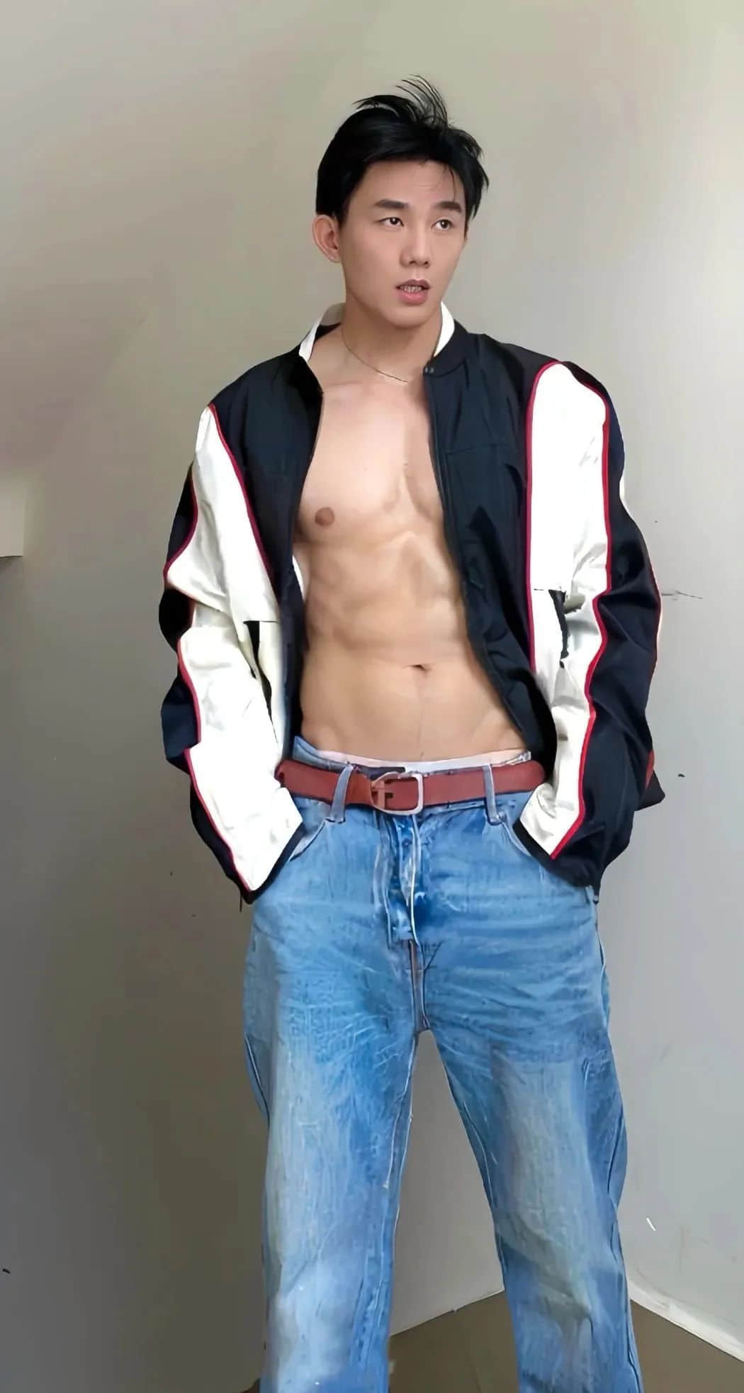 帅到被确诊为AI,有机腹肌太绝了!-NICEOLO