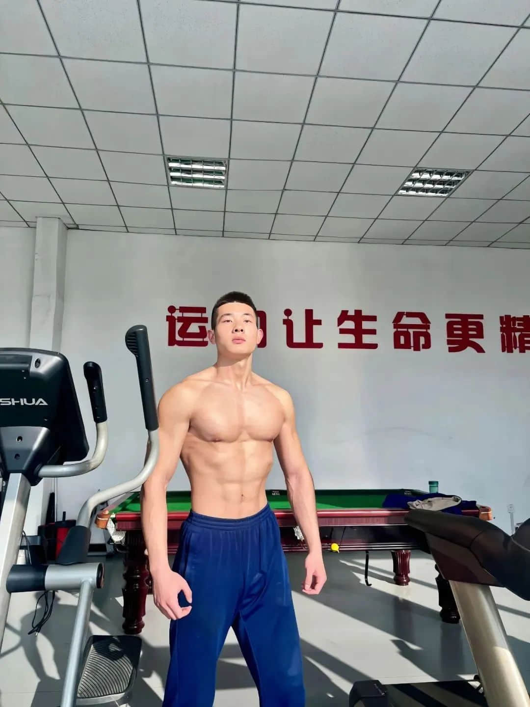 182CM寸头消防员小哥,脱衣大秀肌肉,老阿姨看完都不淡定了!-NICEOLO